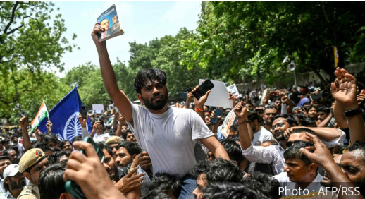 कक्रोच जनता पार्टीको प्रदर्शनमा सम्भावित झडप रोक्न ६ जना नियन्त्रणमा